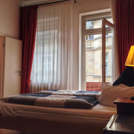 The Dubliner Hotel & Irish Pub Heidelberg Room photo